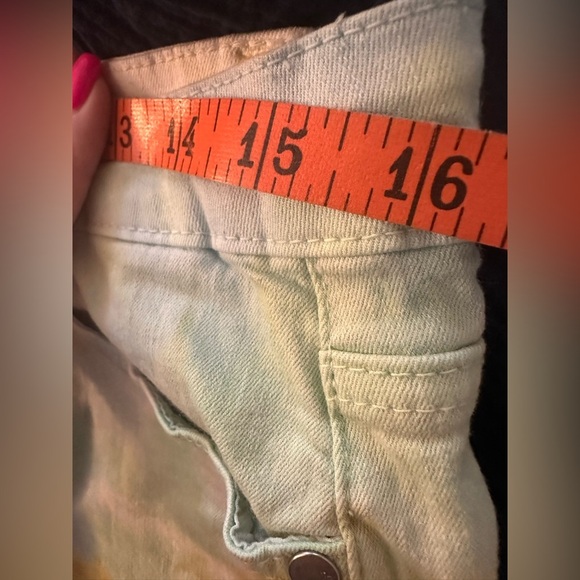 Judy Blue Womens Cut Off Swirl Tie Dye Denim Shorts Stretch Rainbow Large - Picture 7 of 7